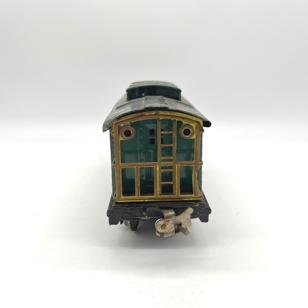 Vintage Lionel‎ Lines 817 Green Tin Caboose Toy Train Car - Picture 2 of 7